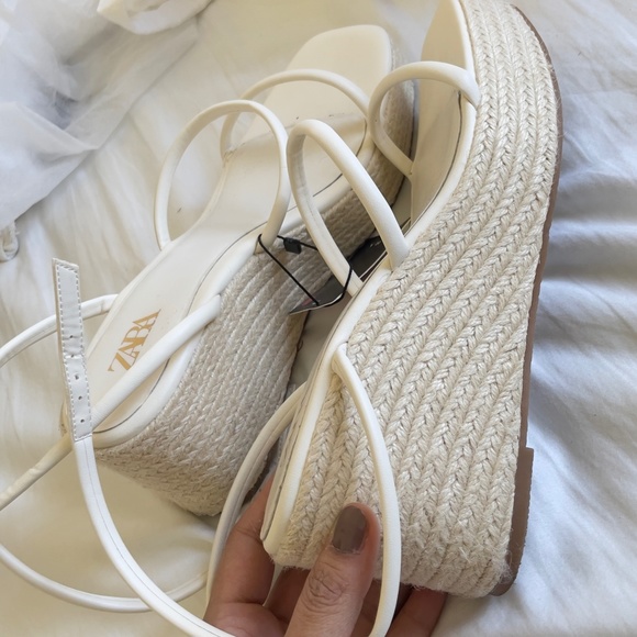 Zara limited edition pure leather platform sandal you cannot miss - Picture 4 of 5